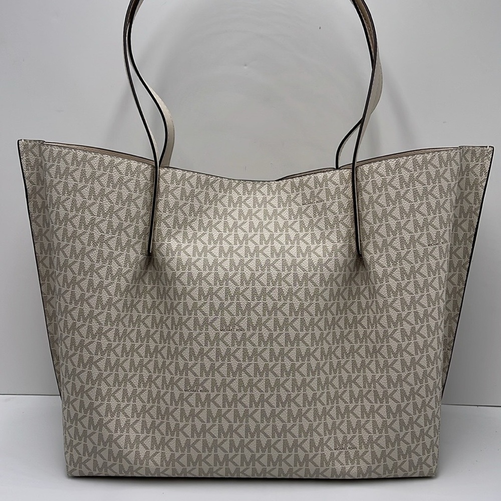Michael Kors Emilia Large Logo Tote Bag 
COLOR LT CRM MULTI
NWT - Picture 16 of 16